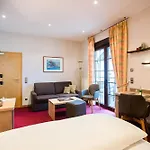 호텔 Weinhotel Offenstein Erben *