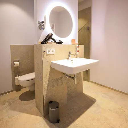 Weinhotel Offenstein Erben 호텔 엘트빌레